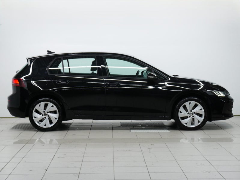 2025 Volkswagen Golf Life image 5