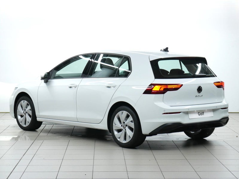 2025 Volkswagen Golf Life image 3