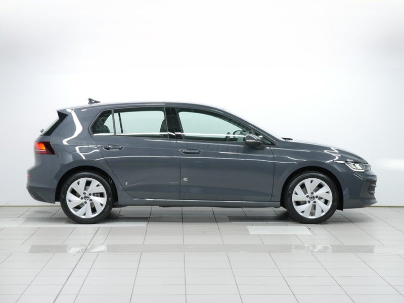 2025 Volkswagen Golf Life image 5