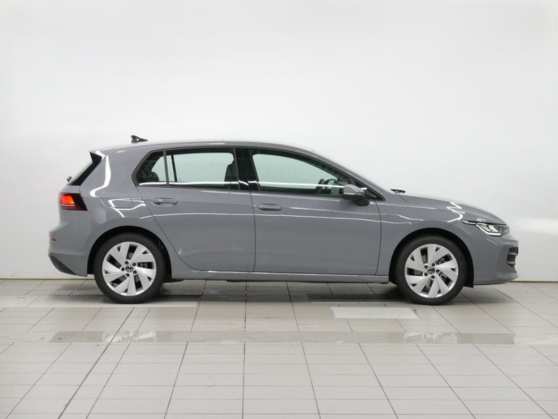 2025 Volkswagen Golf Life image 5