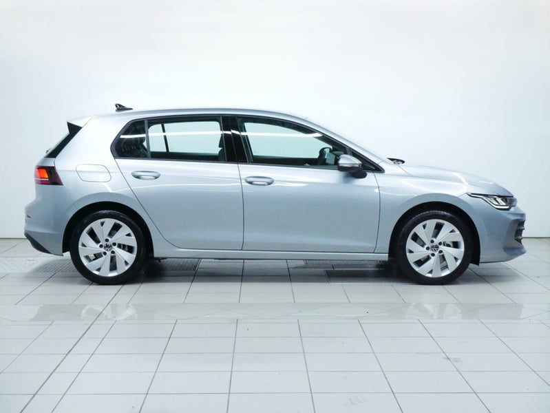 2025 Volkswagen Golf Life image 5