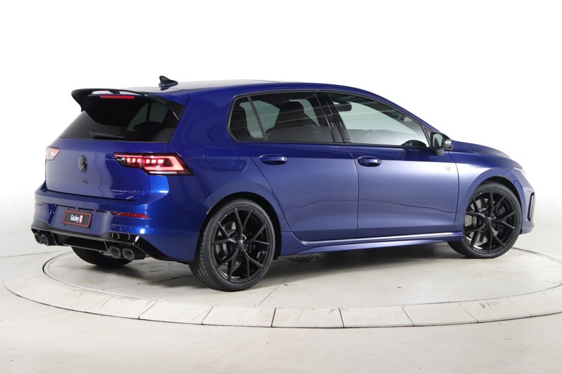 2025 Volkswagen Golf R Black Edition image 4