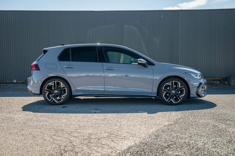 2025 Volkswagen Golf R-Line 1.4 image 5