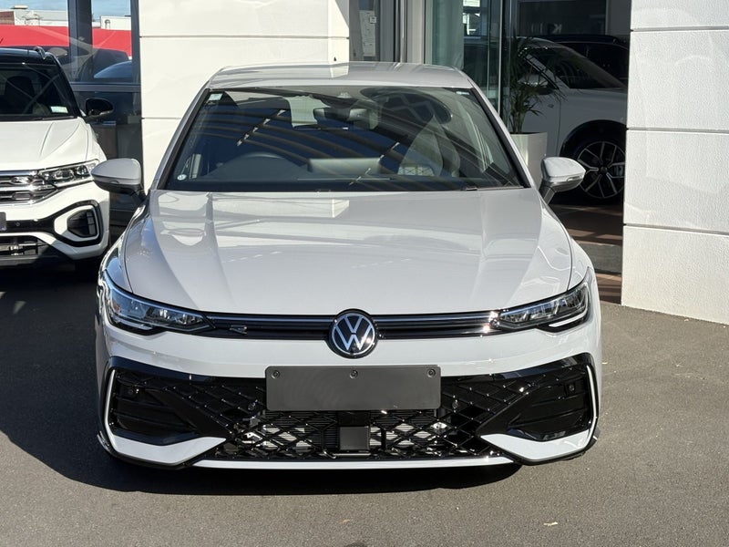 2025 Volkswagen Golf R-Line 1.4Pt/8AT image 2