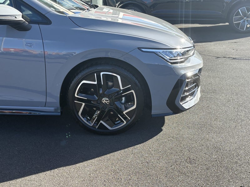 2025 Volkswagen Golf R-Line 1.4Pt/8AT image 4