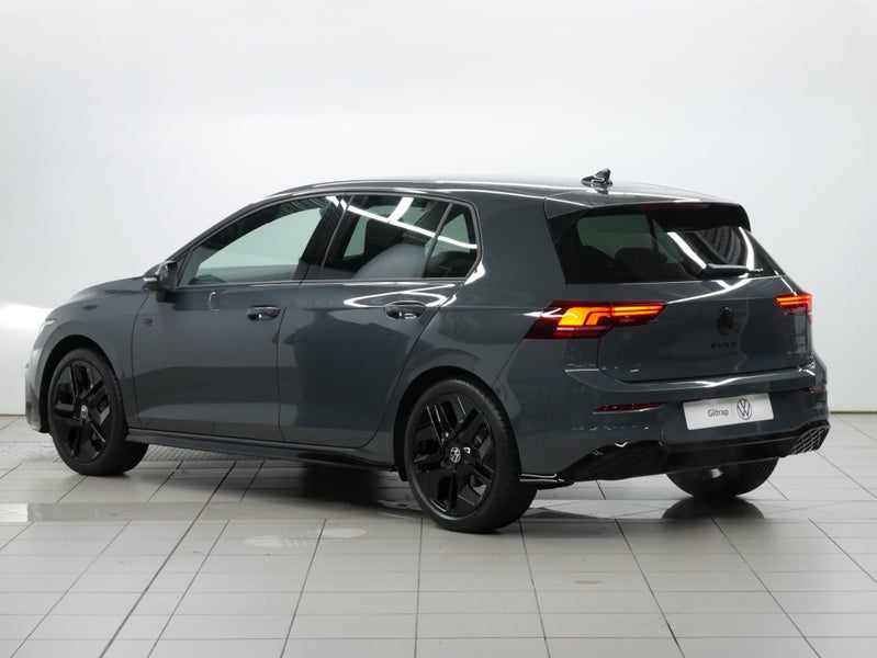2025 Volkswagen Golf R-Line image 3