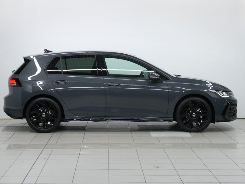 2025 Volkswagen Golf R-Line image 5