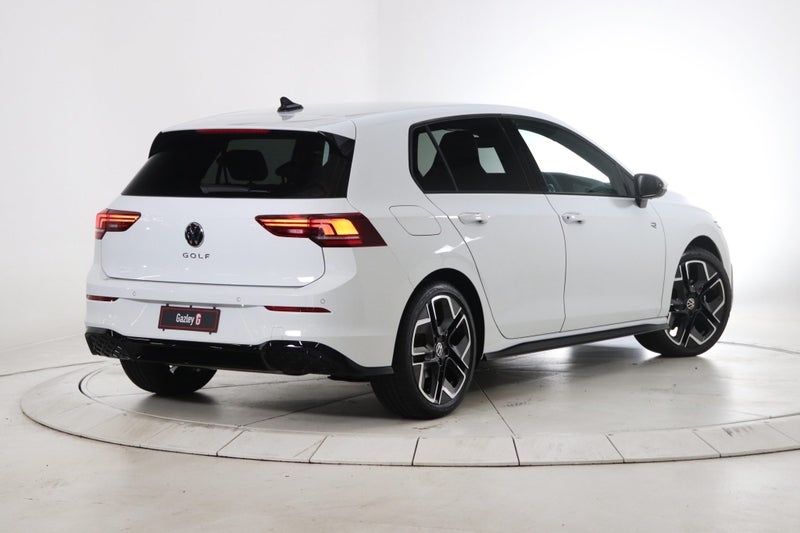 2025 Volkswagen Golf R-Line image 2