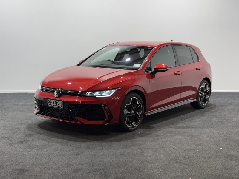 2025 Volkswagen Golf R-Line image 3