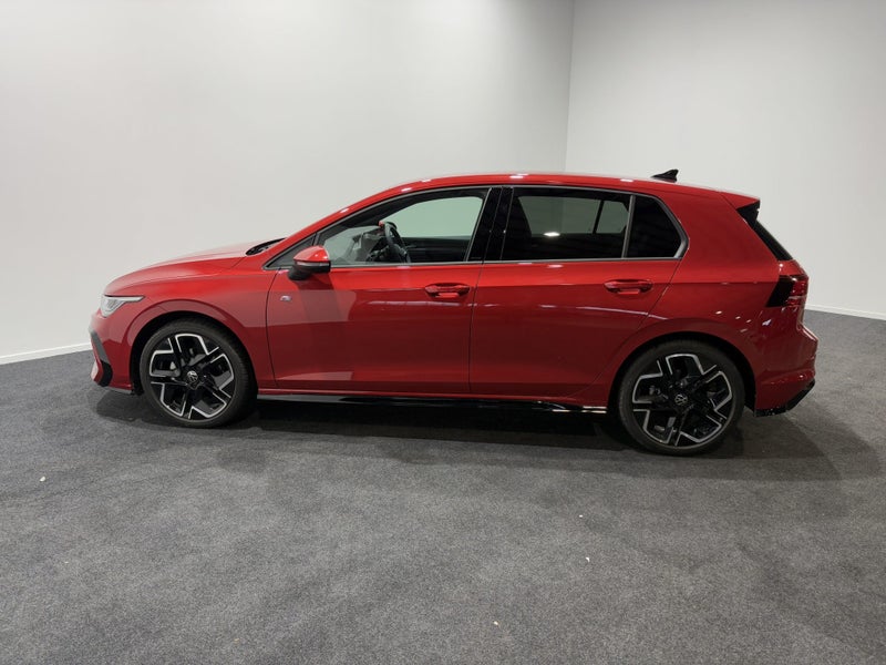 2025 Volkswagen Golf R-Line image 4