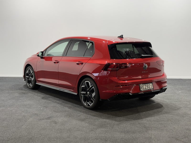 2025 Volkswagen Golf R-Line image 5