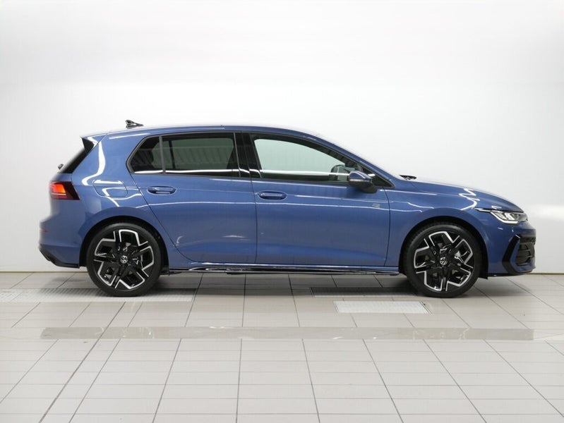 2025 Volkswagen Golf R-Line image 5
