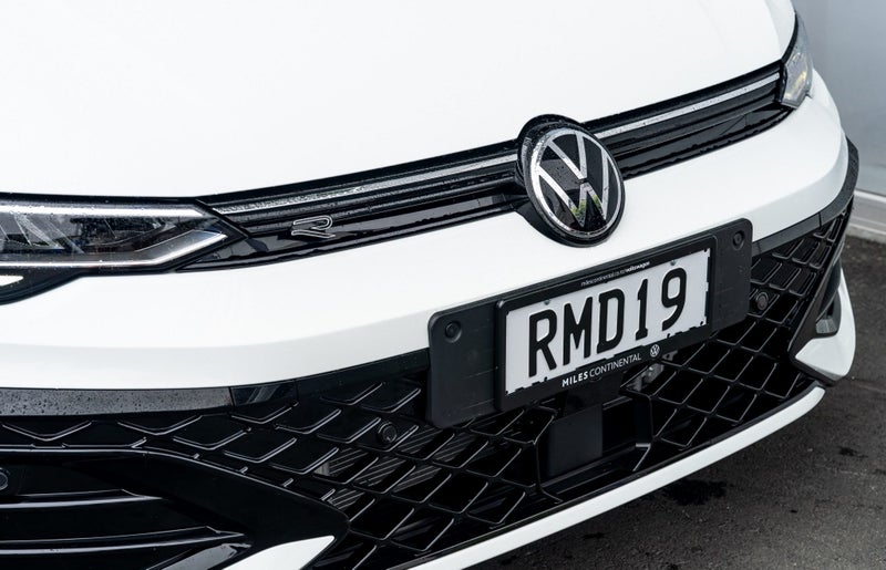 2025 Volkswagen Golf R-Line Facelift 110kW Petr... image 2