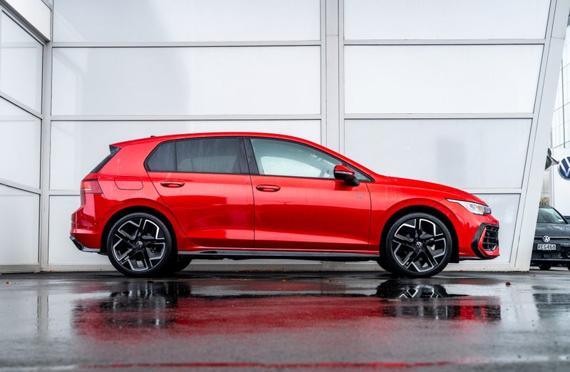 2025 Volkswagen Golf R-Line Facelift 110kW Petr... image 4