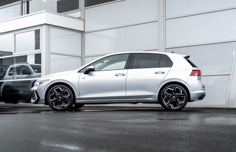 2025 Volkswagen Golf R-Line Facelift 110kW Petr... image 4