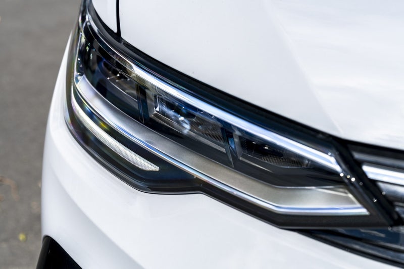 2025 Volkswagen Golf R-Line Facelift 110kW Petr... image 3