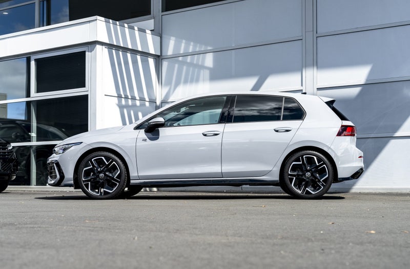 2025 Volkswagen Golf R-Line Facelift 110kW Petr... image 4