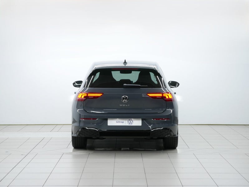 2025 Volkswagen Golf R-Line Touring image 4