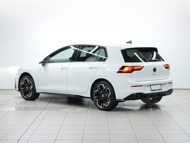 2025 Volkswagen Golf R-Line Touring image 3