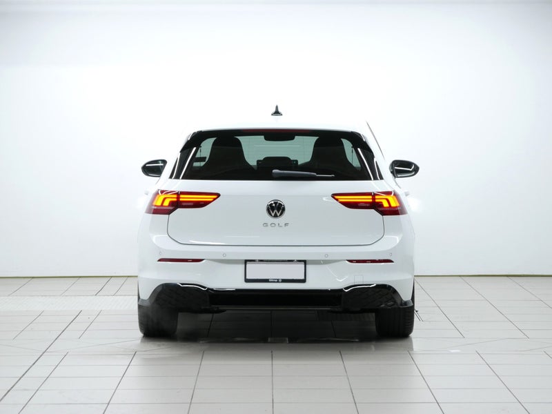 2025 Volkswagen Golf R-Line Touring image 4