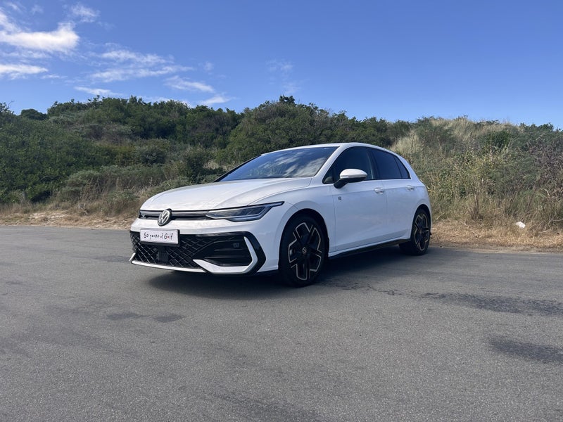 2025 Volkswagen Golf R-Line Touring image 3
