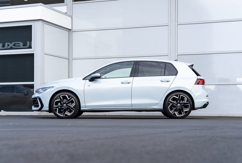 2025 Volkswagen Golf R-Line Touring Facelift 11... image 4