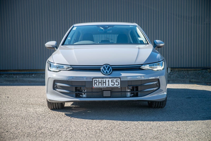 2025 Volkswagen Golf TSI Life image 2