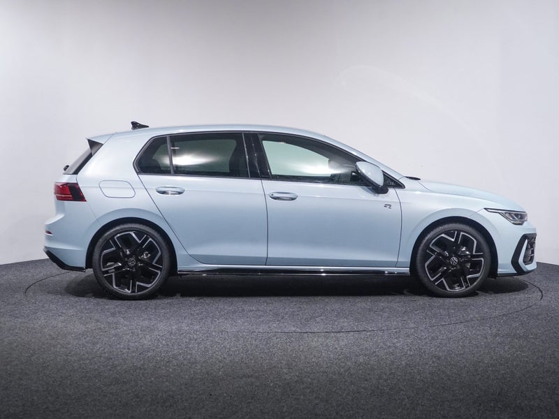 2025 Volkswagen Golf Tsi R Line Touring 110kW image 4