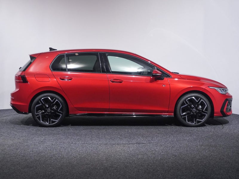 2025 Volkswagen Golf TSi R Line Touring 110kW image 4
