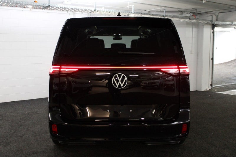2025 Volkswagen ID. Buzz GTX image 3