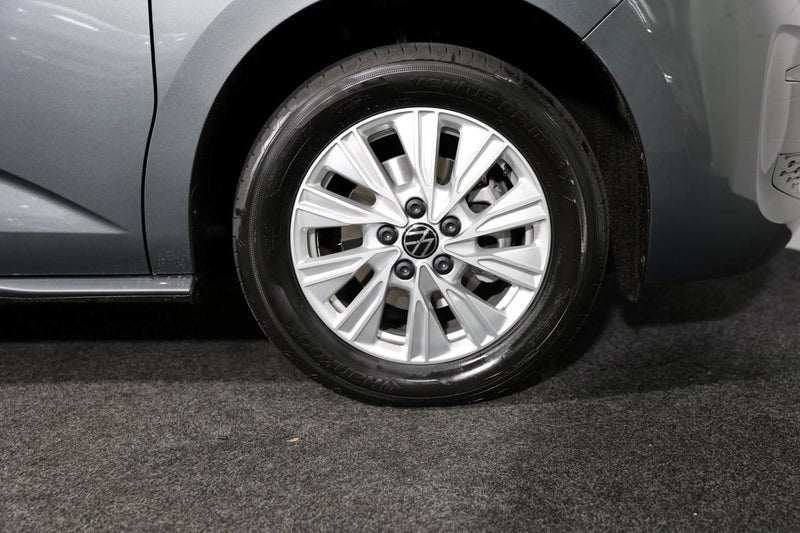 2025 Volkswagen Multivan Family TDI image 5