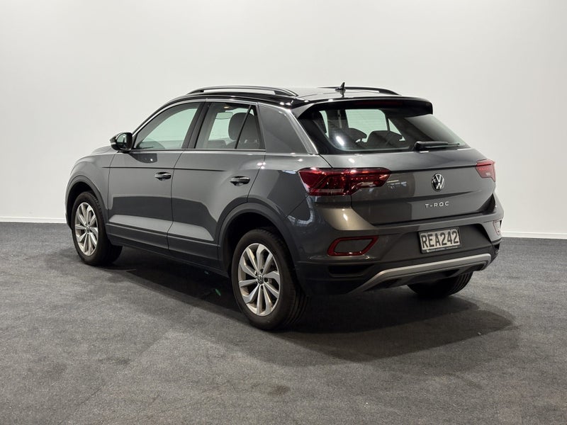 2025 Volkswagen T-Roc image 5