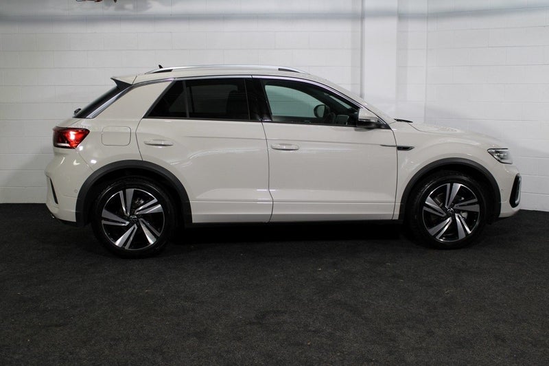 2025 Volkswagen T-Roc 2WD R-LINE image 3