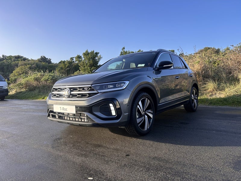 2025 Volkswagen T-Roc 2WD R-Line image 3
