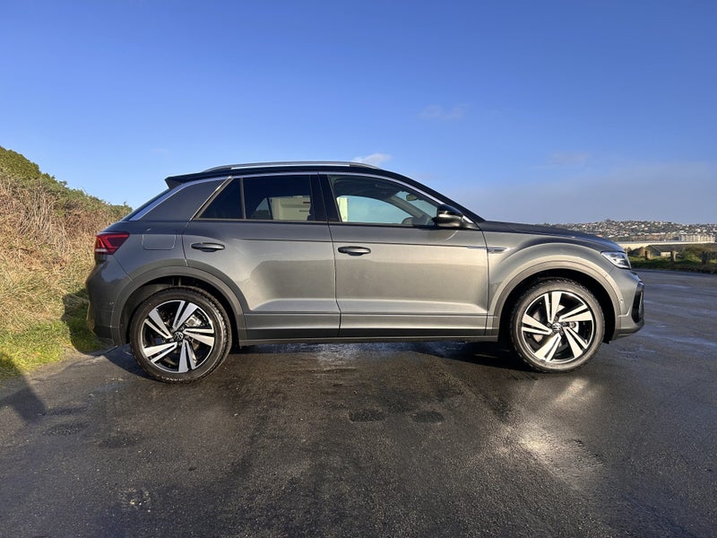 2025 Volkswagen T-Roc 2WD R-Line image 4
