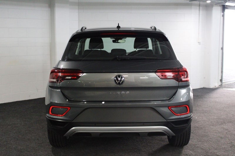 2025 Volkswagen T-Roc 2WD TSI LIFE image 3