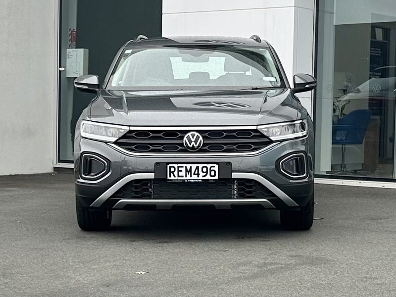 2025 Volkswagen T-Roc Life 1.4Pt/8AT image 2