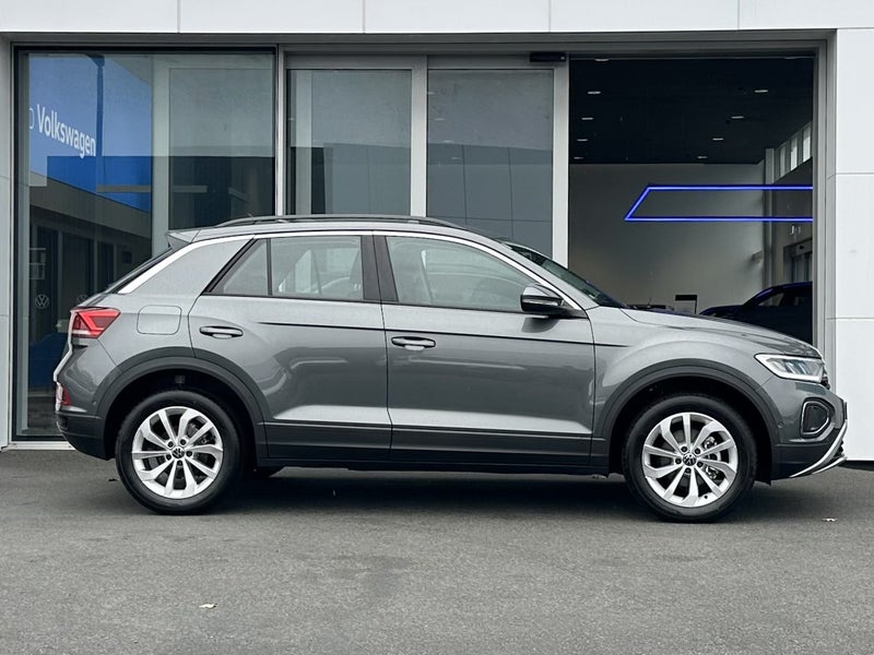 2025 Volkswagen T-Roc Life 1.4Pt/8AT image 4