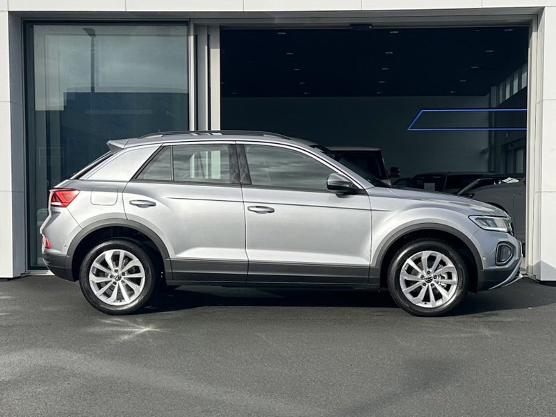 2025 Volkswagen T-Roc LIFE 1.4PT/8AT image 4