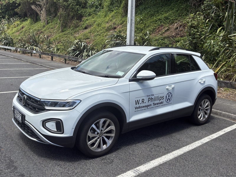 2025 Volkswagen T-Roc Life 1.4Pt/8At image 4