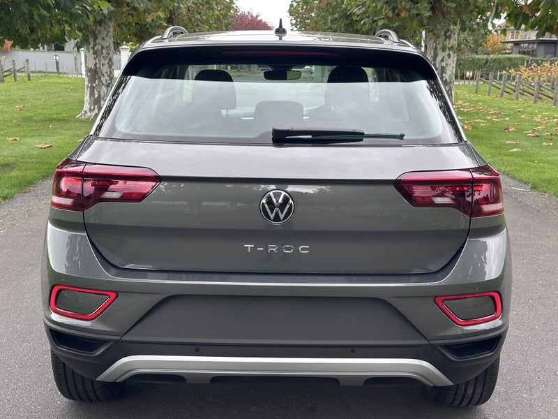 2025 Volkswagen T-Roc Life image 4