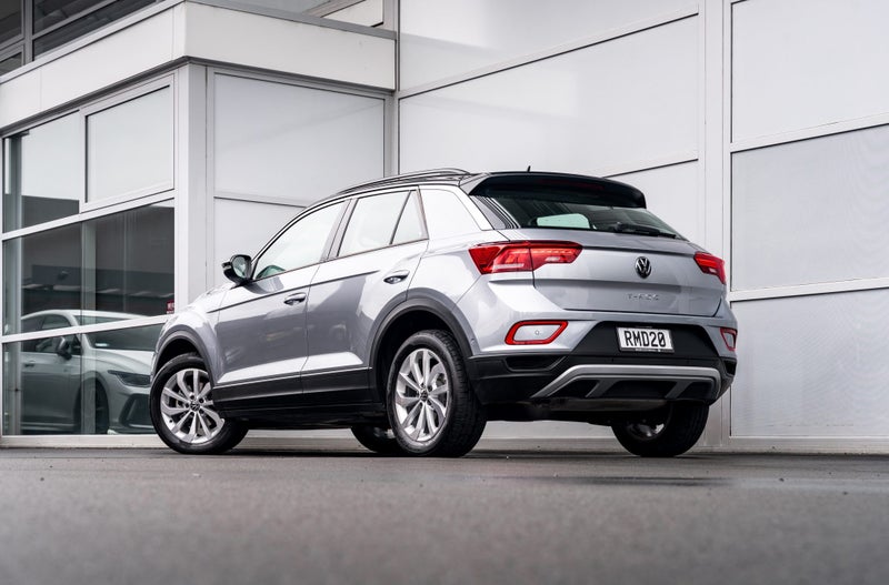 2025 Volkswagen T-Roc Life 2WD Facelift Petrol... image 5