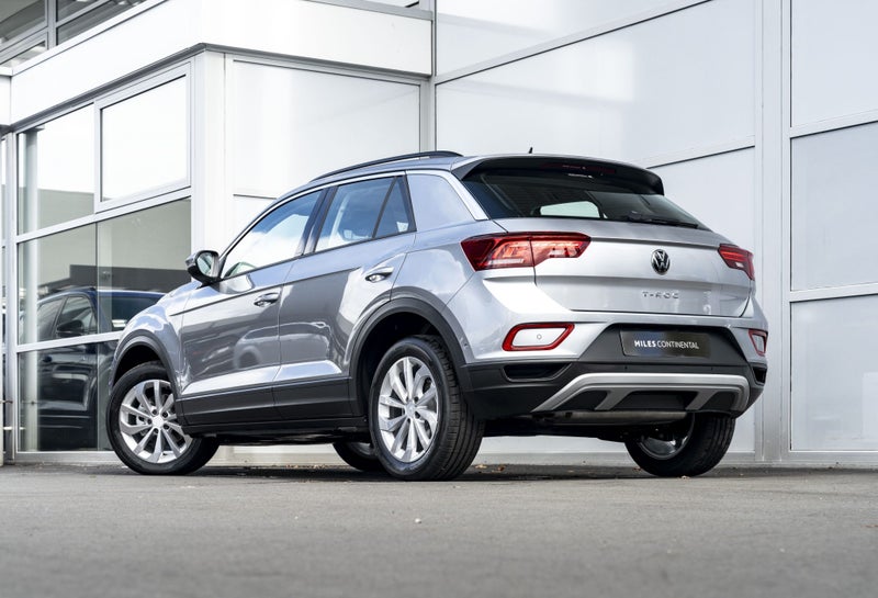 2025 Volkswagen T-Roc Life 2WD Facelift Petrol... image 4