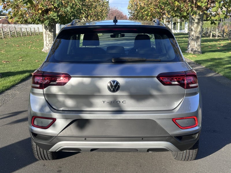 2025 Volkswagen T-Roc Life image 4