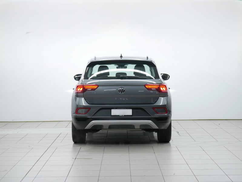 2025 Volkswagen T-Roc Life image 4