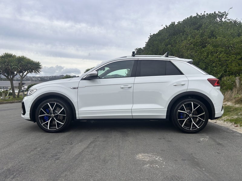 2025 Volkswagen T-Roc R 4Motion image 4
