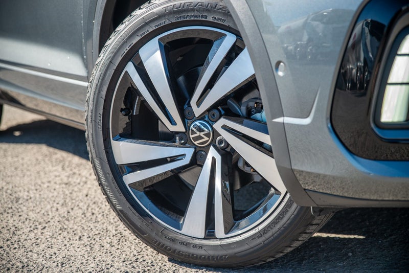 2025 Volkswagen T-Roc R-Line image 4