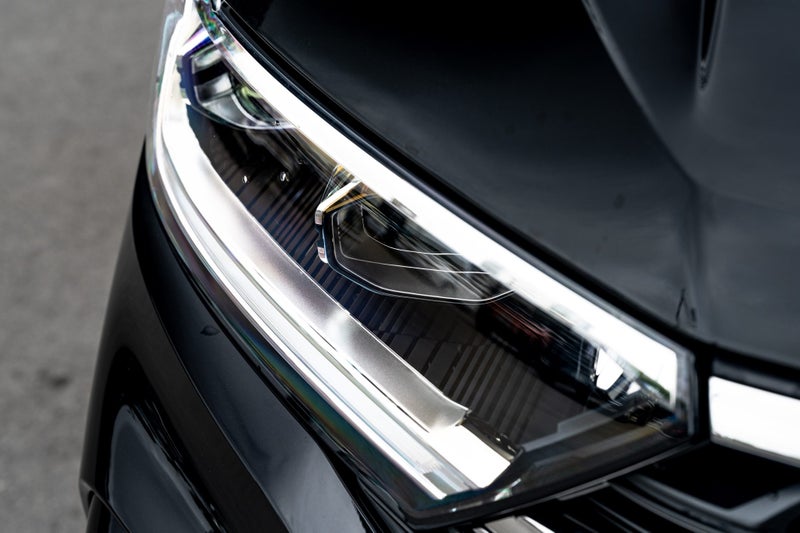 2025 Volkswagen T-Roc R-Line 2WD Facelift Petro... image 4