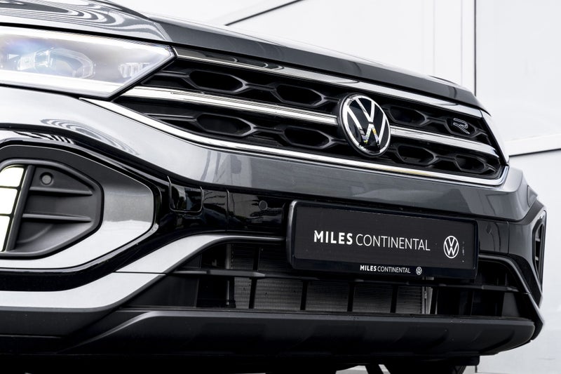 2025 Volkswagen T-Roc R-Line 2WD Facelift Petro... image 3