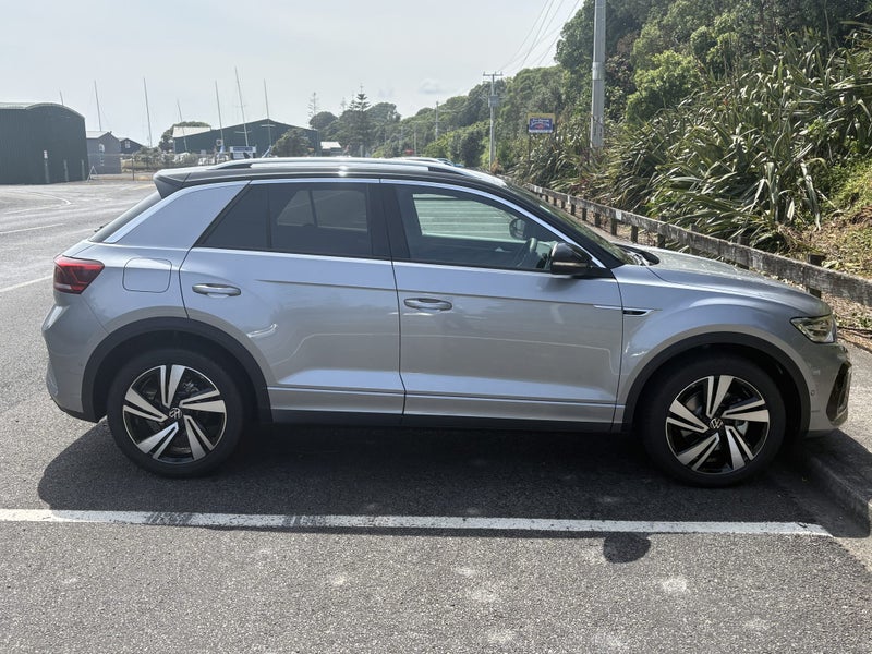 2025 Volkswagen T-Roc R-Line image 5